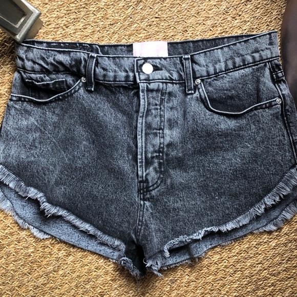 REVICE Side Chick / Crue Wash Jean shorts - Picture 4 of 6